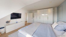 Schlafzimmer Bild 3 !!! Den Blick �bers Weitmarer Holz genie�en - ein offenes Wohnkonzept, das einfach �berzeugt !!!