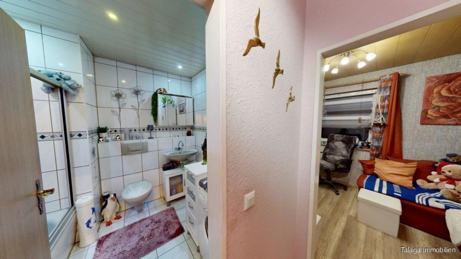 Blick vom Flur ins Bad und Kinderzimmer Etagenwohnung Herne
