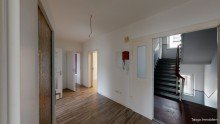 Blick vom Flur 2. OG ins Treppenhaus !!! Bewohnen, zusammenwohnen, vermieten unweit der Herner Innenstadt... Dies ist bei diesem Objekt alles m�glich !!!