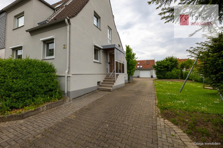Haus und Einfahrt Essen Doppelhaush�lfte !!! Wenn Eigent�mer sich ver�ndern, bietet sich eine einmalige Gelegenheit - so wie hier !!!