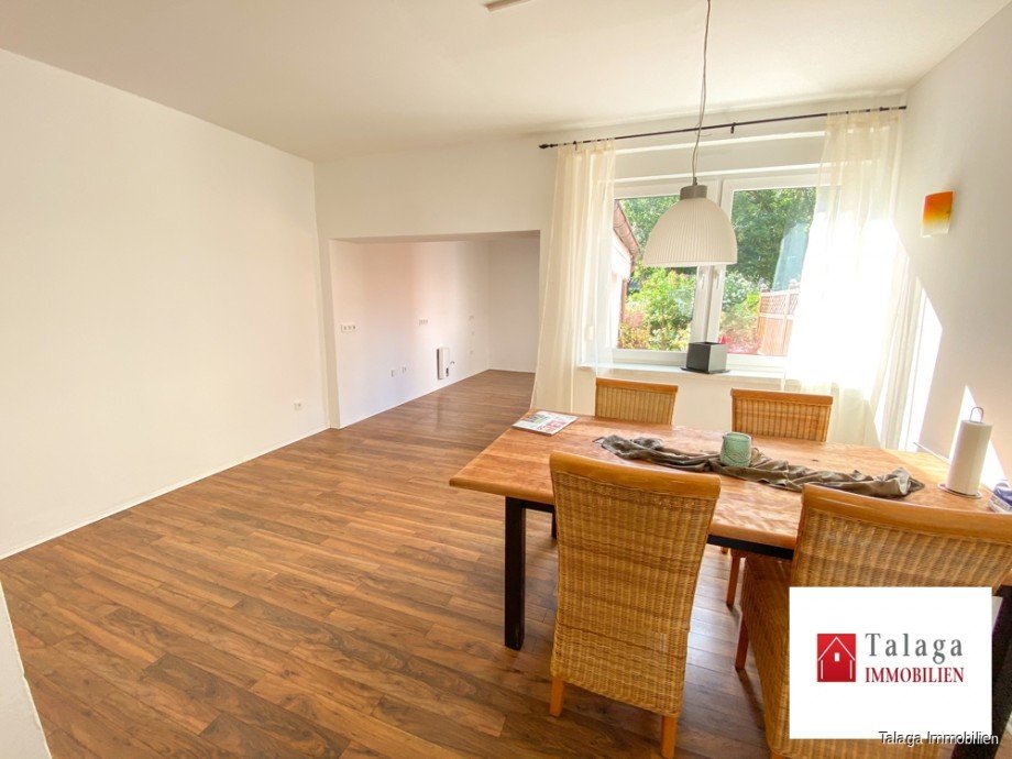 Blick vom Wohnzimmer auf den Essbereich und K�che Reihenmittelhaus Marl