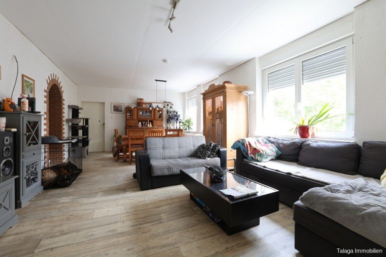 Wohnzimmer Bild 1 Castrop-Rauxel Etagenwohnung !!! Gro�e Wohnung mit Garten zum kleinen Preis !!!