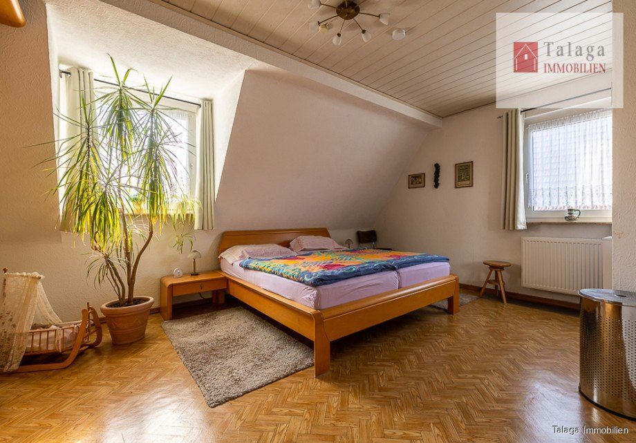 Schlafzimmer OG rechts Zweifamilienhaus Herne