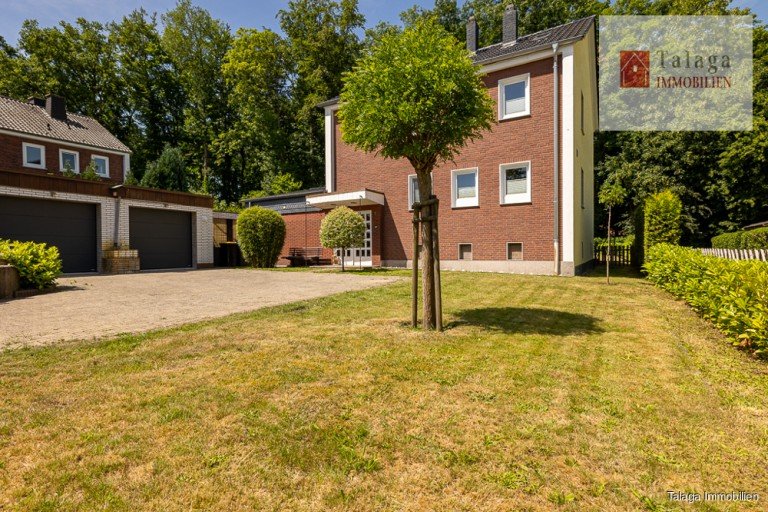 Hauseingang und Garagen Bergkamen Einfamilienhaus !!! Maus, ich habe unser Haus gefunden - endlich haben wir reichlich Platz f�r uns und die Kids !!!