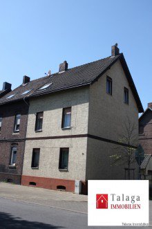 Stra�enansicht 2 !!! Mit der ganzen Familie unter einem Dach wohnen. !!! Das ist bei diesem Objekt m�glich !!!
