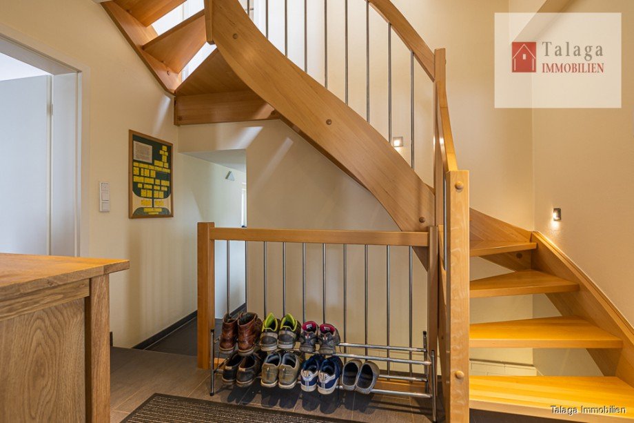 Treppe und Zugang Bad und B�rotrakt Doppelhaush�lfte Essen