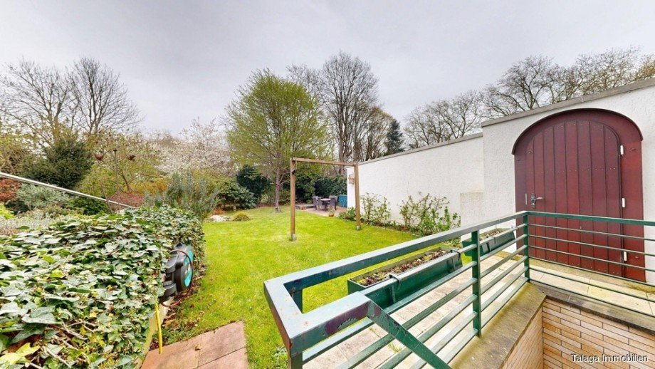 Garten Sicht vom Kellerausgang Zweifamilienhaus Herne