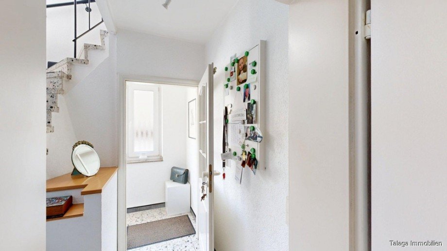 Zungang zum Flur im OG Zweifamilienhaus Herne