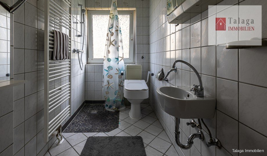 Bad EG links Zweifamilienhaus Herne