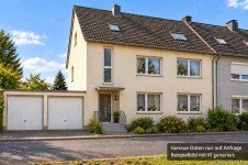 Hauptbild !!! 2 Familienhaus mit großem Garten und 2 Garagen - Bitte die Beschreibung lesen !!!