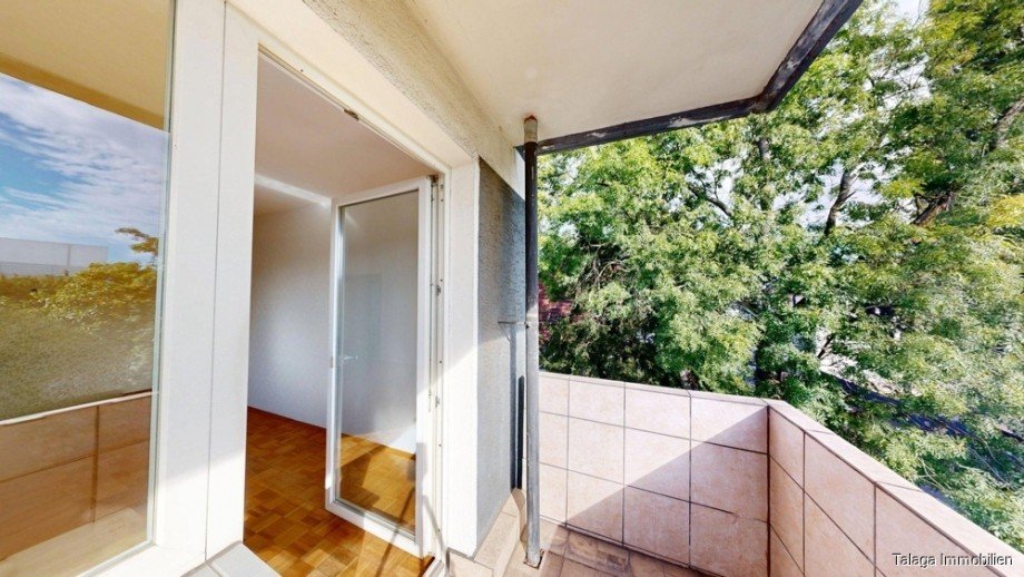 Balkon mit Zugang zum Wohnzimmer Etagenwohnung Herne